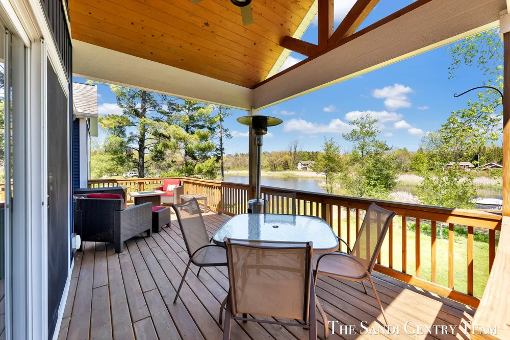 17940 Cove Street Spring Lake, MI 49456