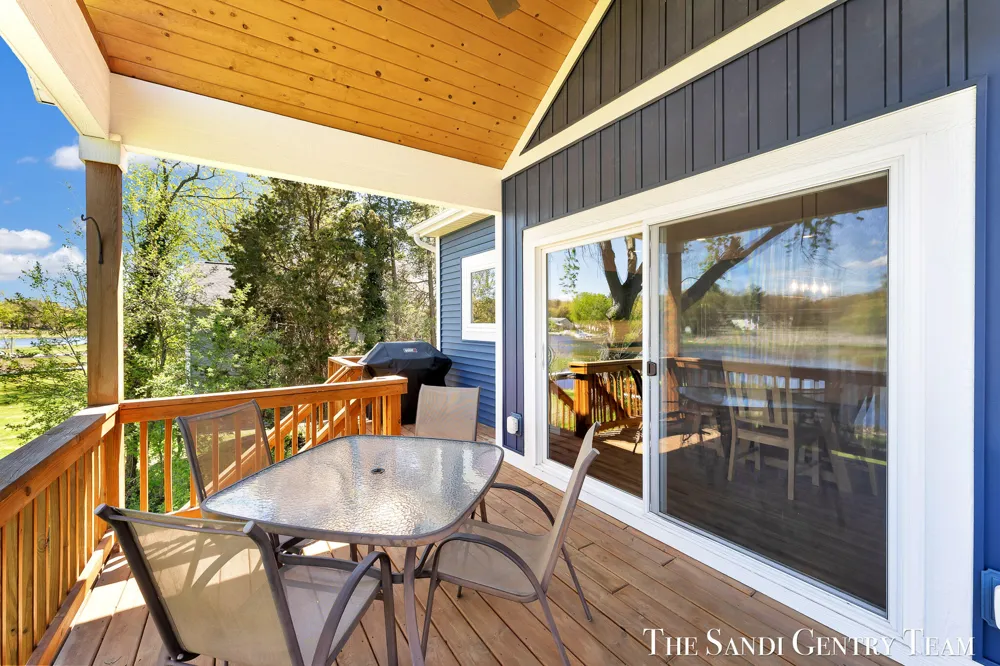 17940 Cove Street Spring Lake, MI 49456