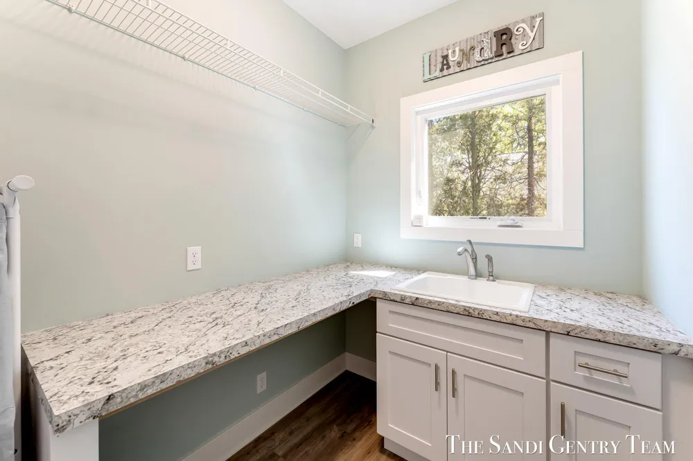17940 Cove Street Spring Lake, MI 49456