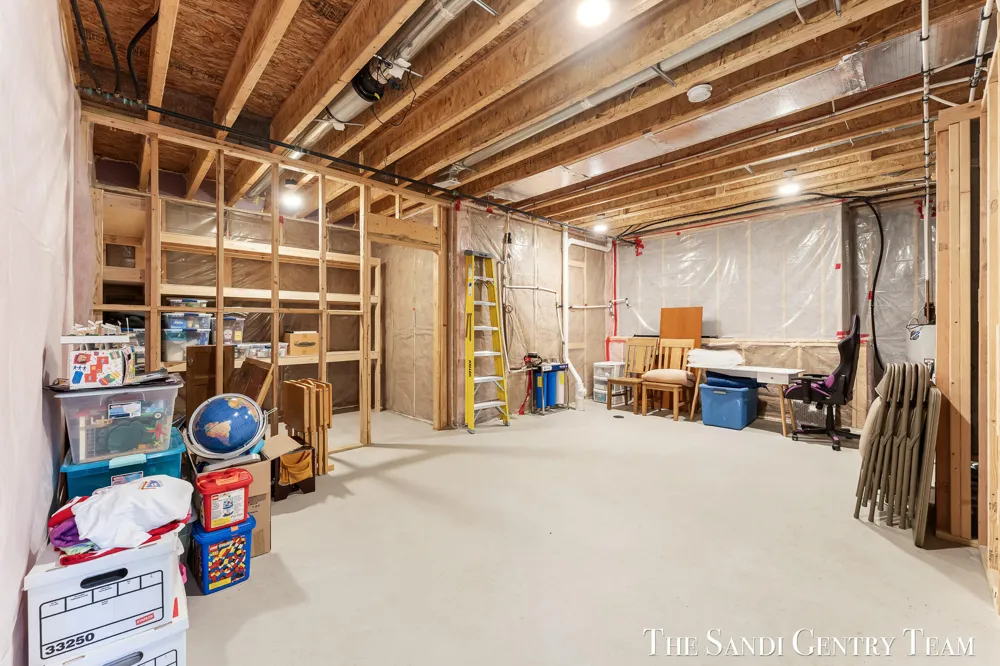 17940 Cove Street Spring Lake, MI 49456