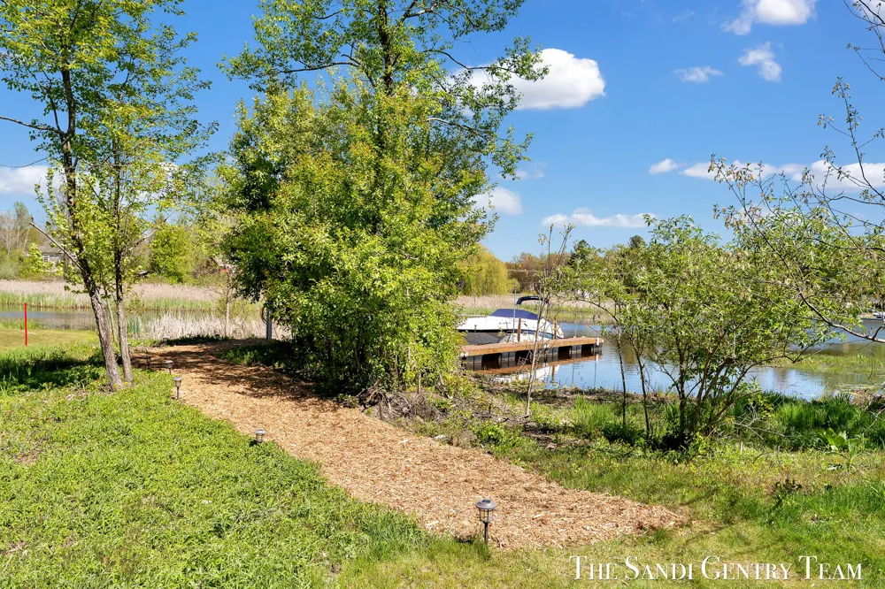 17940 Cove Street Spring Lake, MI 49456