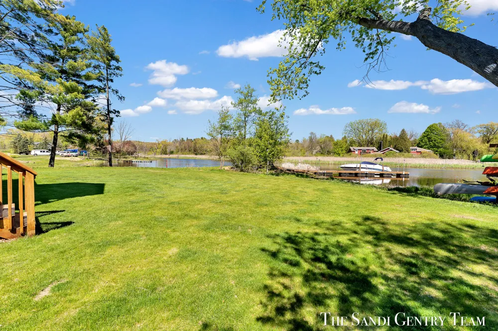 17940 Cove Street Spring Lake, MI 49456