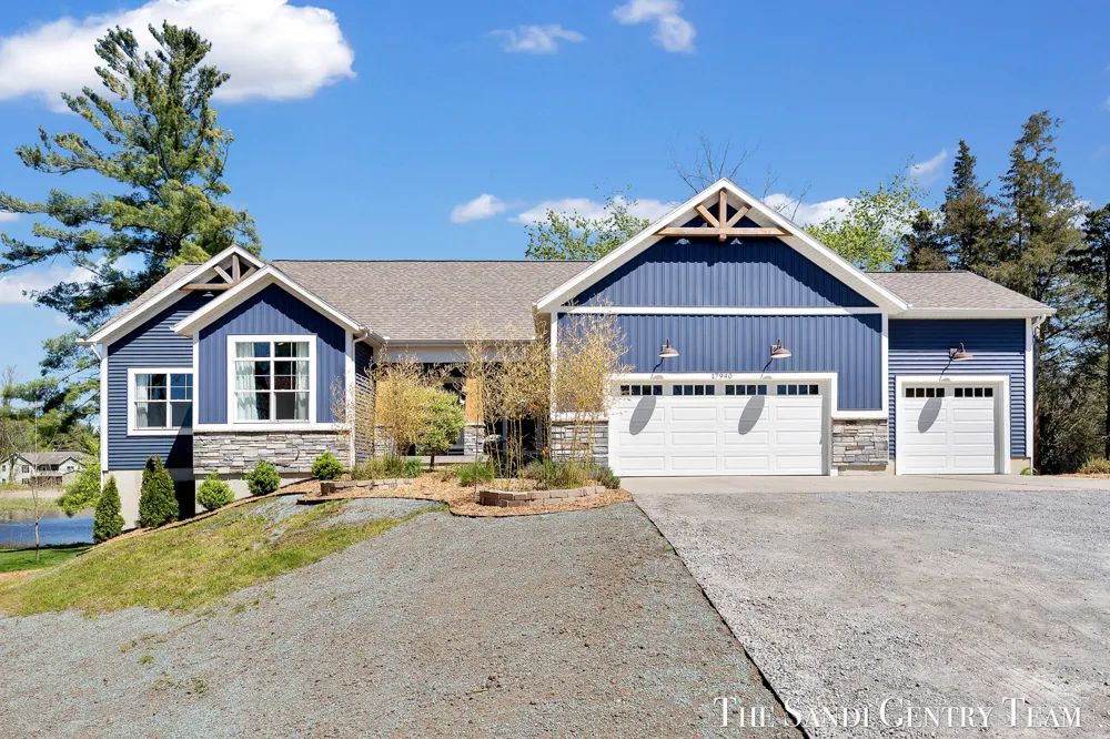 17940 Cove Street Spring Lake, MI 49456