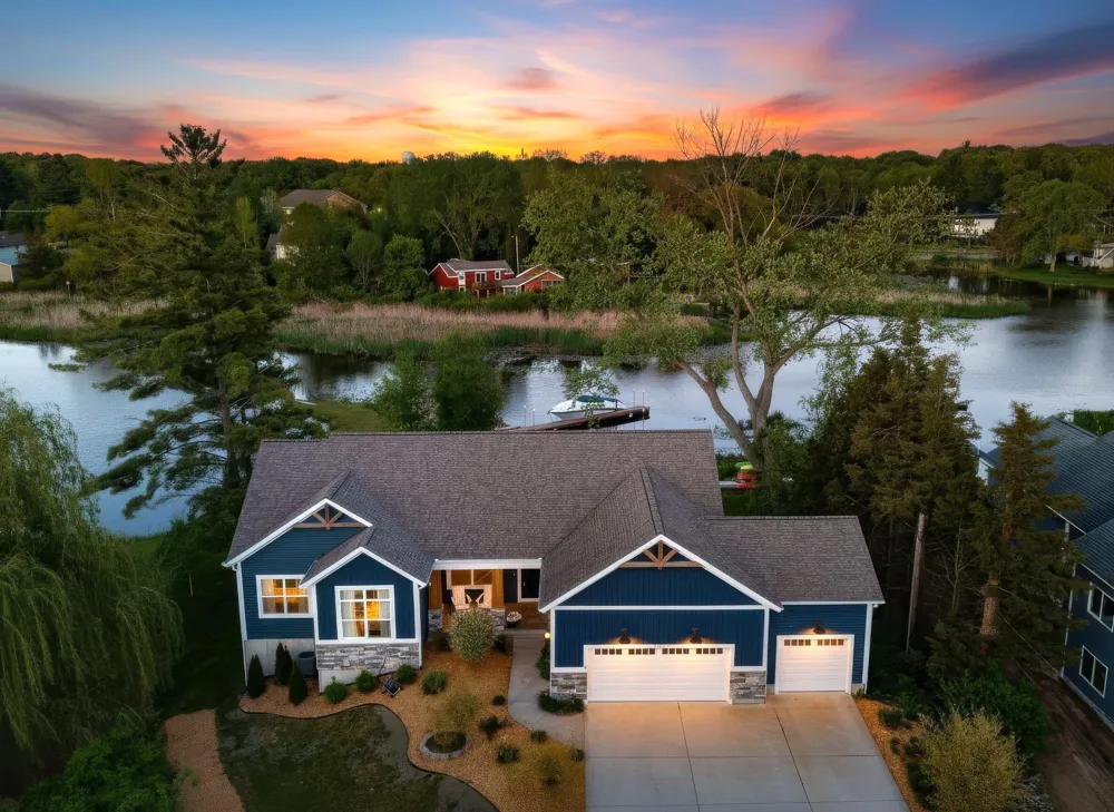 17940 Cove Street Spring Lake, MI 49456