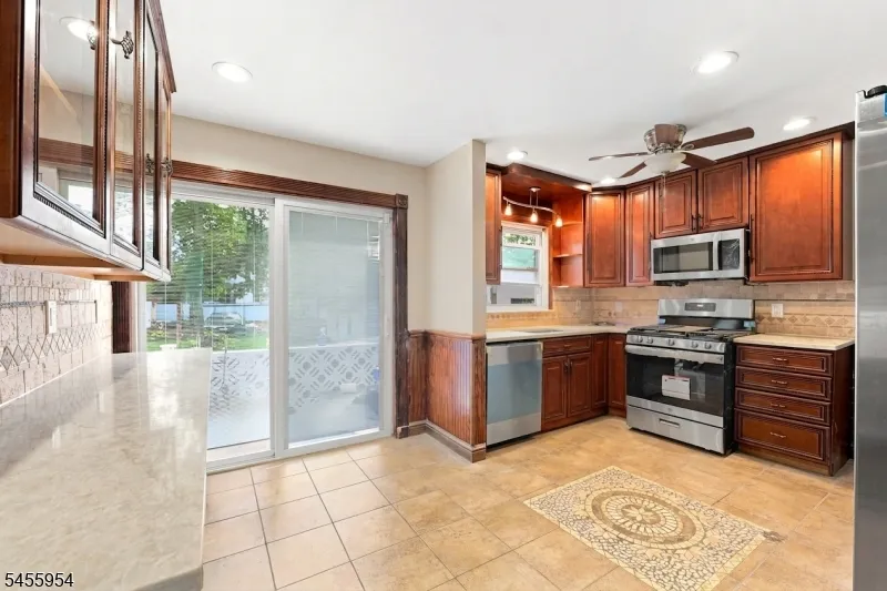 683 Mill St Belleville, NJ 07109