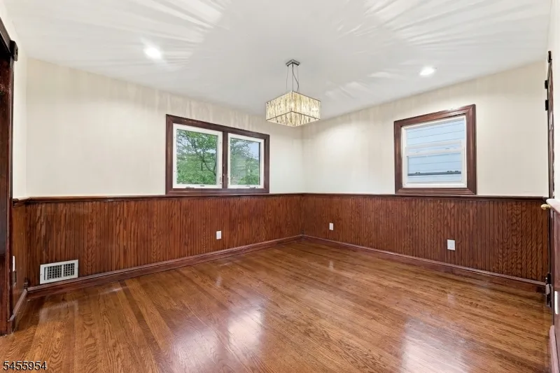 683 Mill St Belleville, NJ 07109