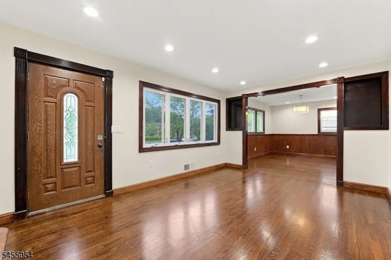 683 Mill St Belleville, NJ 07109