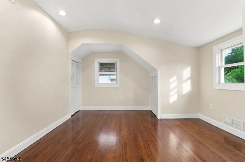 683 Mill St Belleville, NJ 07109