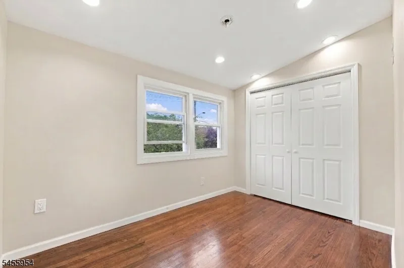 683 Mill St Belleville, NJ 07109