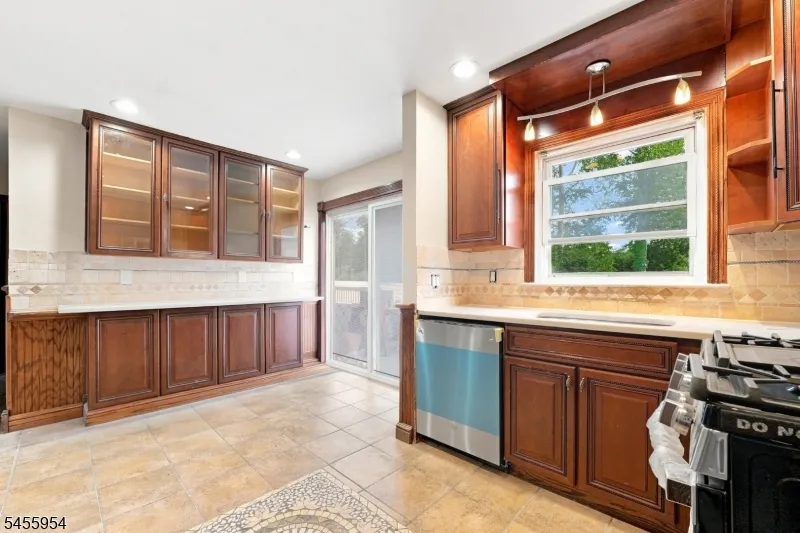 683 Mill St Belleville, NJ 07109