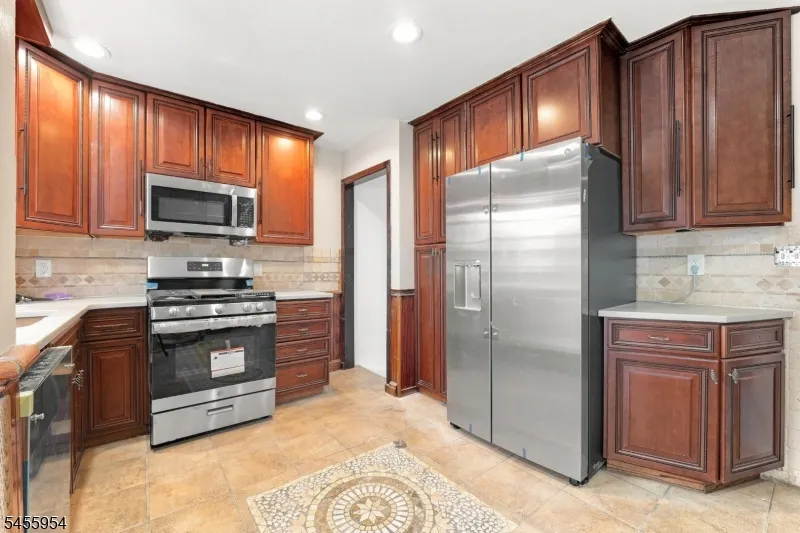 683 Mill St Belleville, NJ 07109