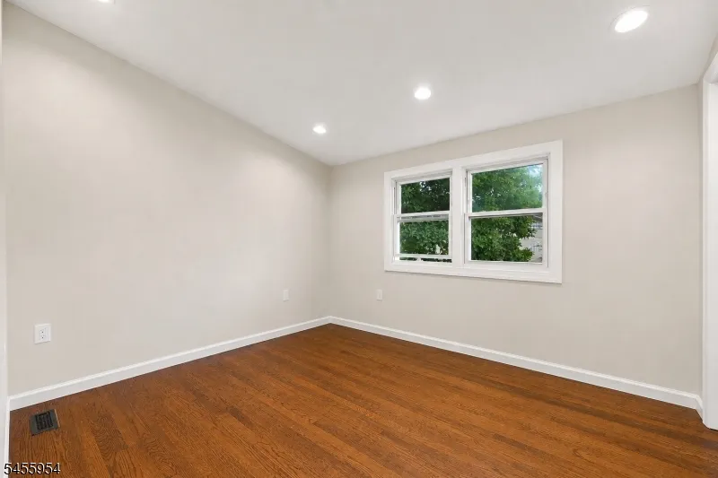 683 Mill St Belleville, NJ 07109