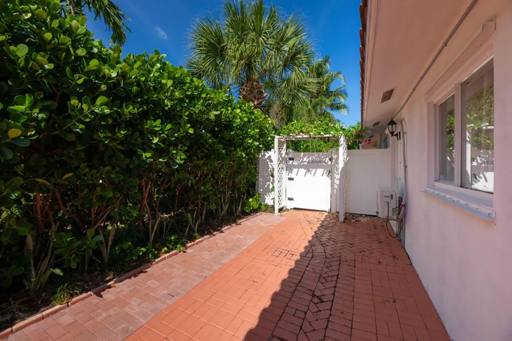 349 NE 2ND STREET Boca Raton, FL 33432