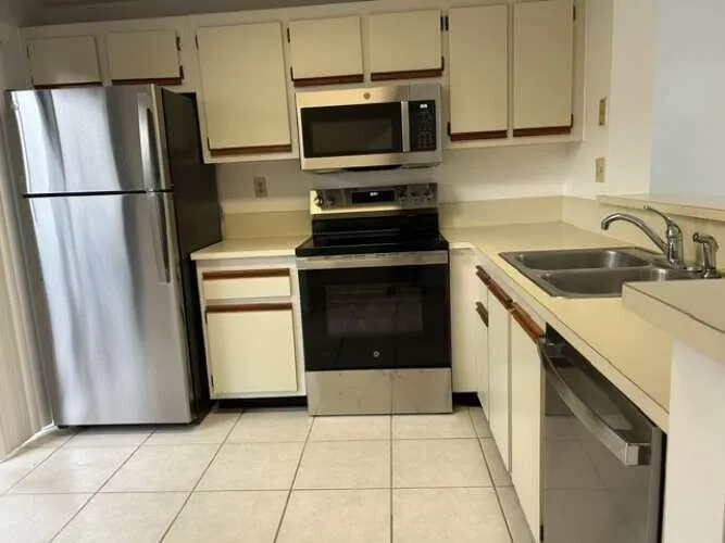 1937 NE 15TH AVENUE Fort Lauderdale, FL 33305