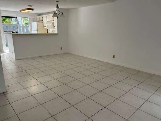 1937 NE 15TH AVENUE Fort Lauderdale, FL 33305