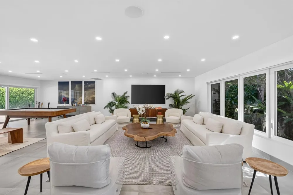 41 S COMPASS DRIVE Fort Lauderdale, FL 33308