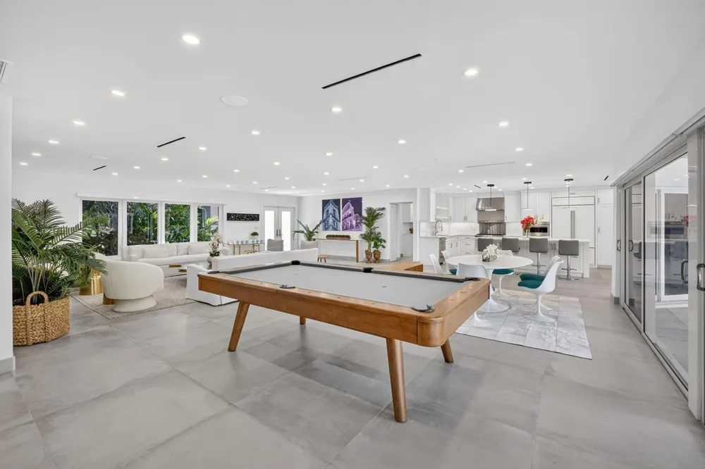 41 S COMPASS DRIVE Fort Lauderdale, FL 33308