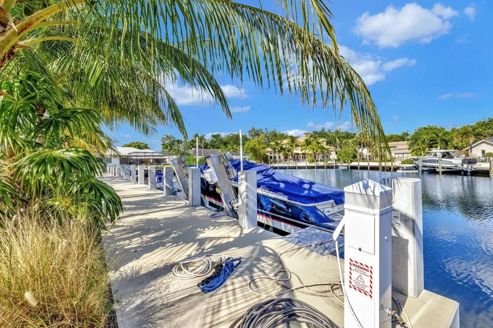 41 S COMPASS DRIVE Fort Lauderdale, FL 33308