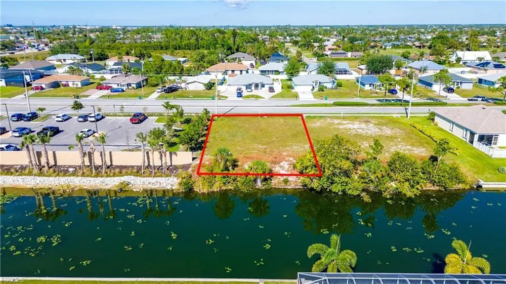 132 NICHOLAS PARKWAY E Cape Coral, FL 33990