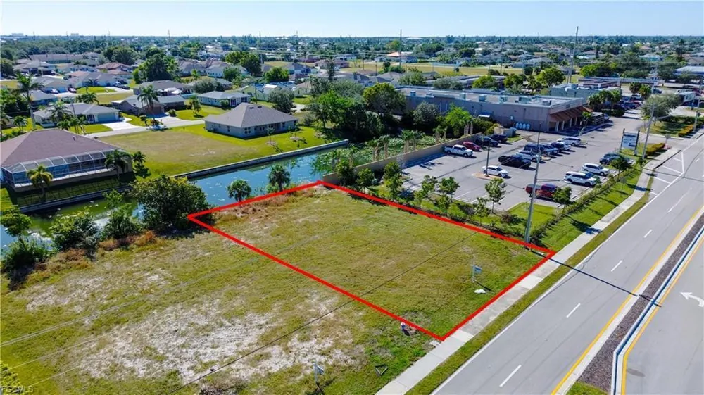132 NICHOLAS PARKWAY E Cape Coral, FL 33990