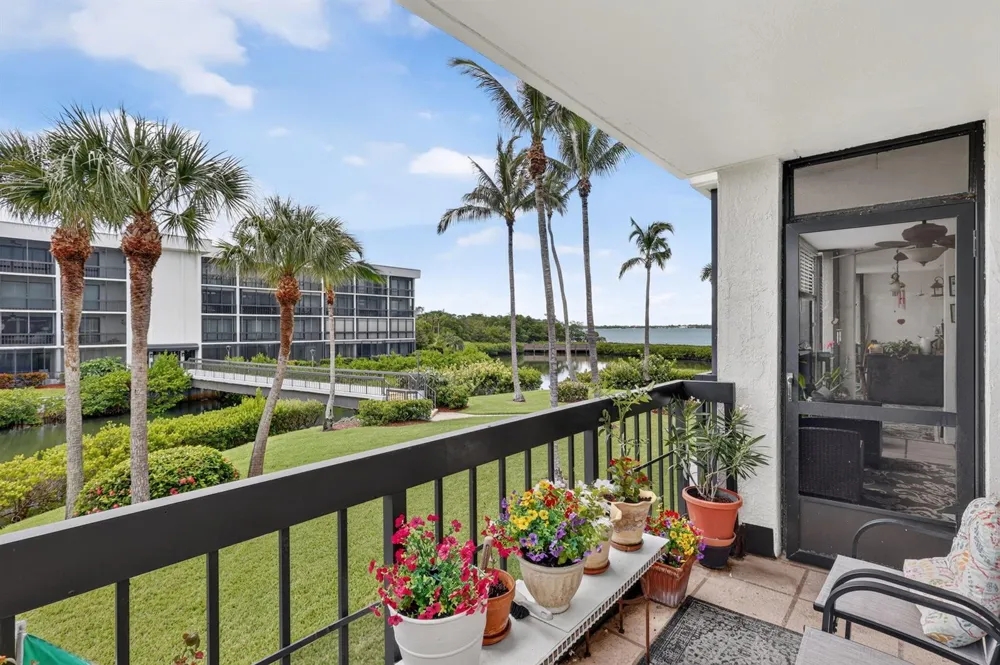3792 NE Ocean Boulevard #220  N Jensen Beach, FL 34957