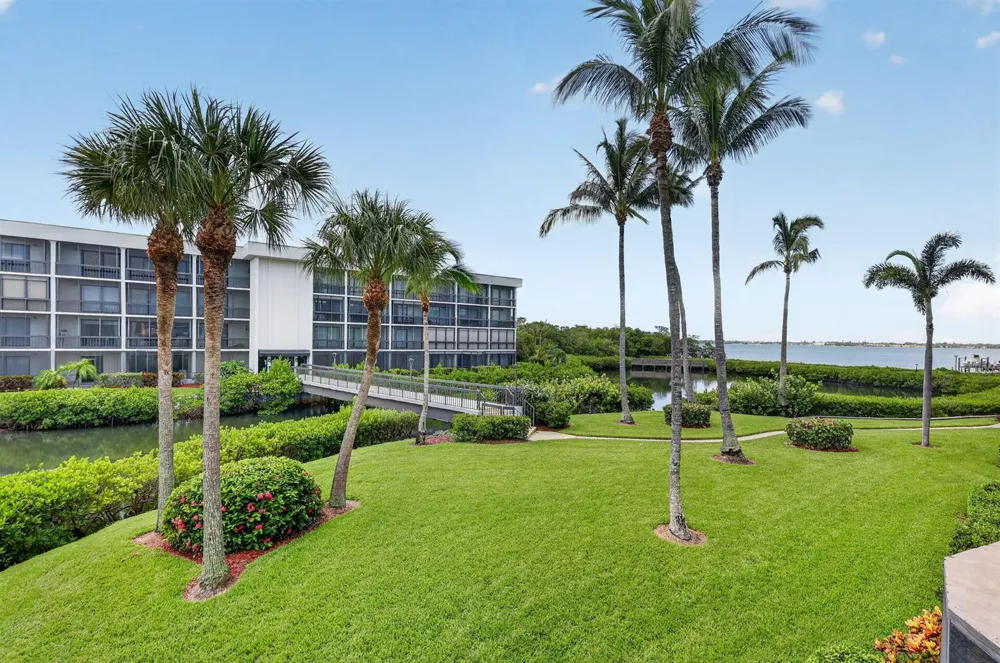 3792 NE Ocean Boulevard #220  N Jensen Beach, FL 34957