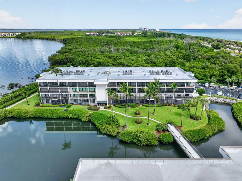3792 NE Ocean Boulevard #220  N Jensen Beach, FL 34957