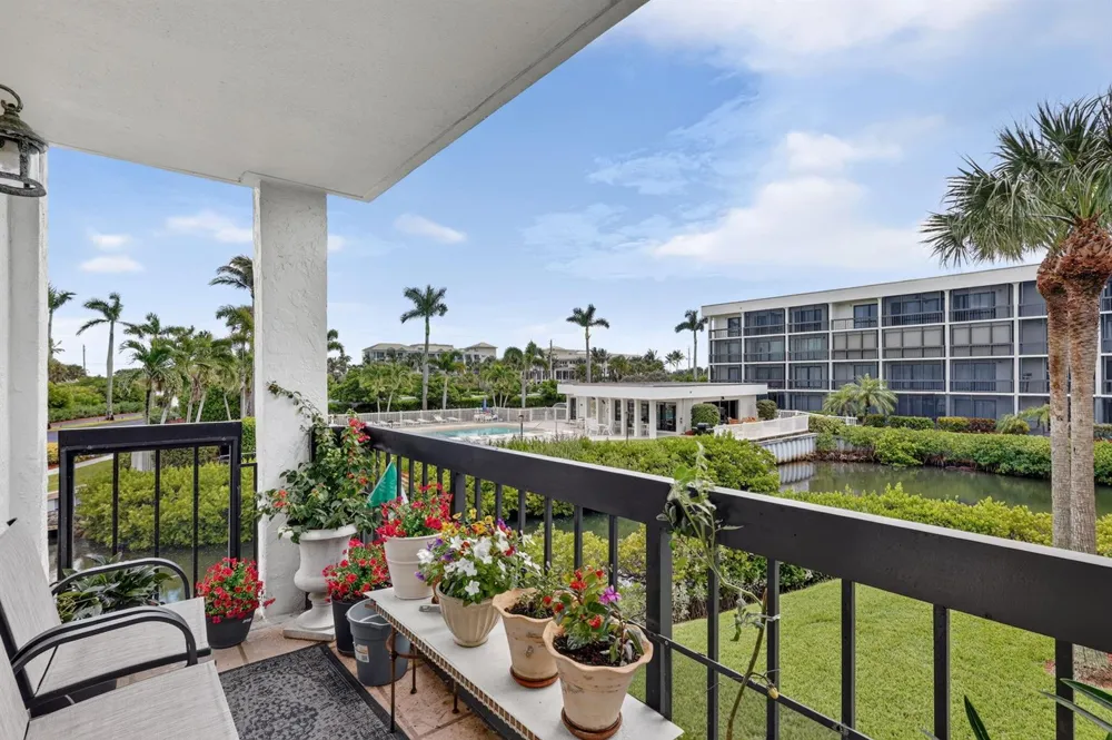 3792 NE Ocean Boulevard #220  N Jensen Beach, FL 34957