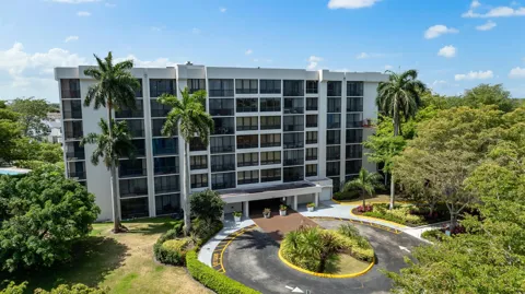 5951 WELLESLEY PARK DRIVE #405