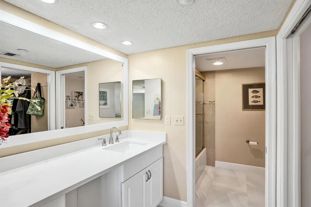5951 WELLESLEY PARK DRIVE #405 Boca Raton, FL 33433