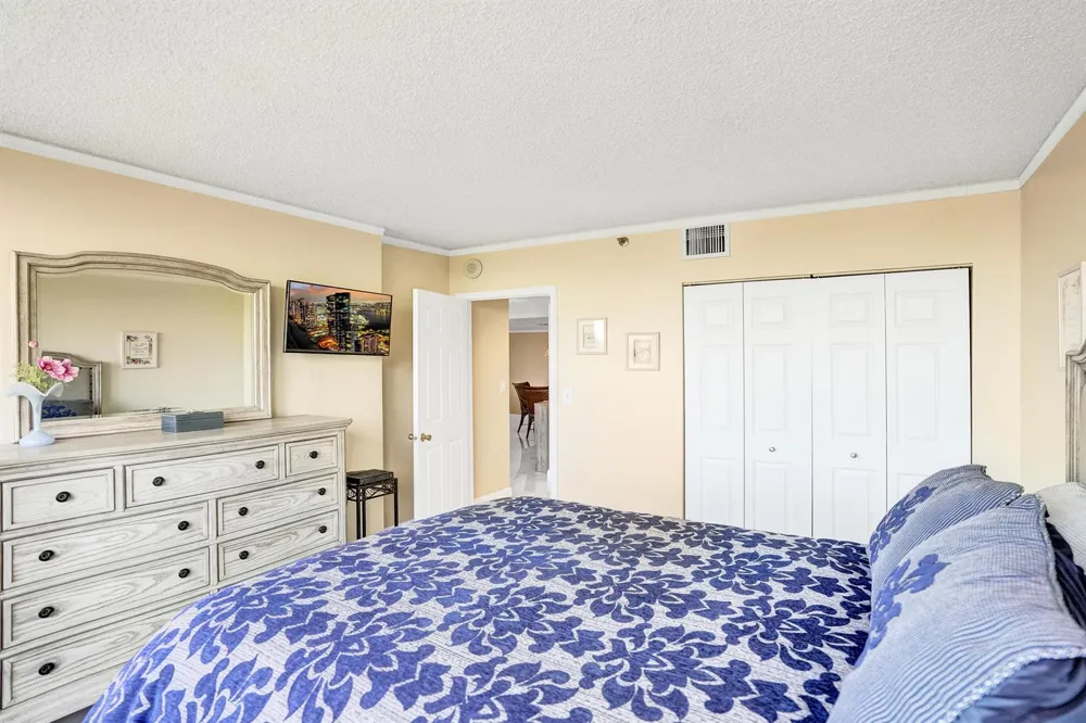 5951 WELLESLEY PARK DRIVE #405 Boca Raton, FL 33433