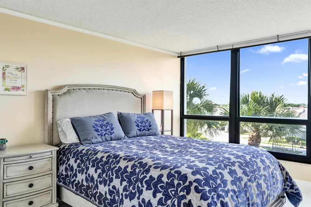 5951 WELLESLEY PARK DRIVE #405 Boca Raton, FL 33433
