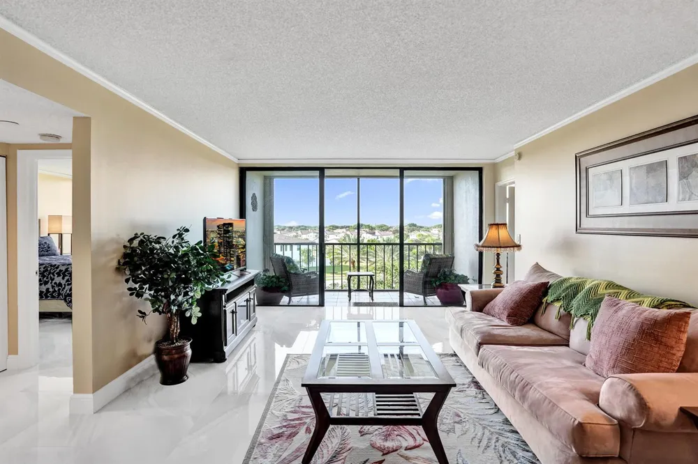 5951 WELLESLEY PARK DRIVE #405 Boca Raton, FL 33433