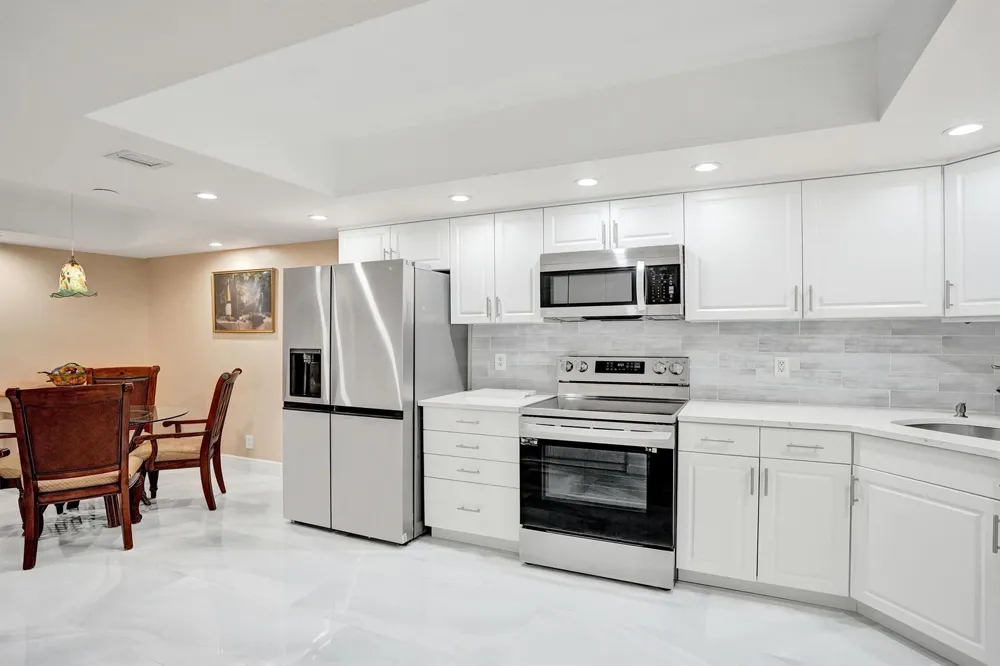 5951 WELLESLEY PARK DRIVE #405 Boca Raton, FL 33433
