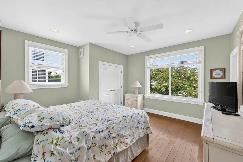 17 Randolph Avenue Strathmere, NJ 08248