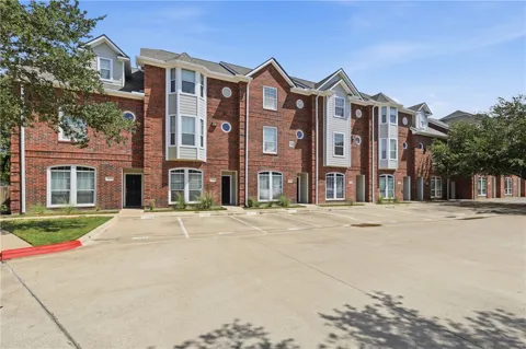 305 Holleman Drive E #1004