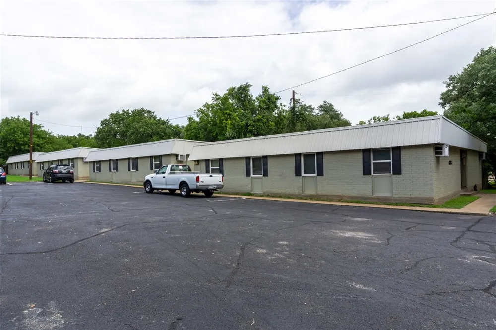 4212 Old College Road #12 Bryan, TX 77801