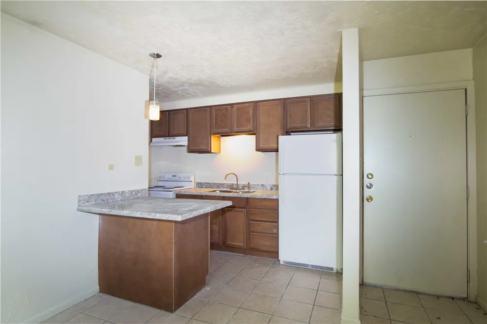 4212 Old College Road #12 Bryan, TX 77801