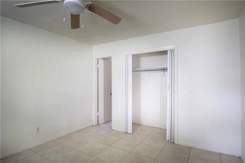 4212 Old College Road #12 Bryan, TX 77801
