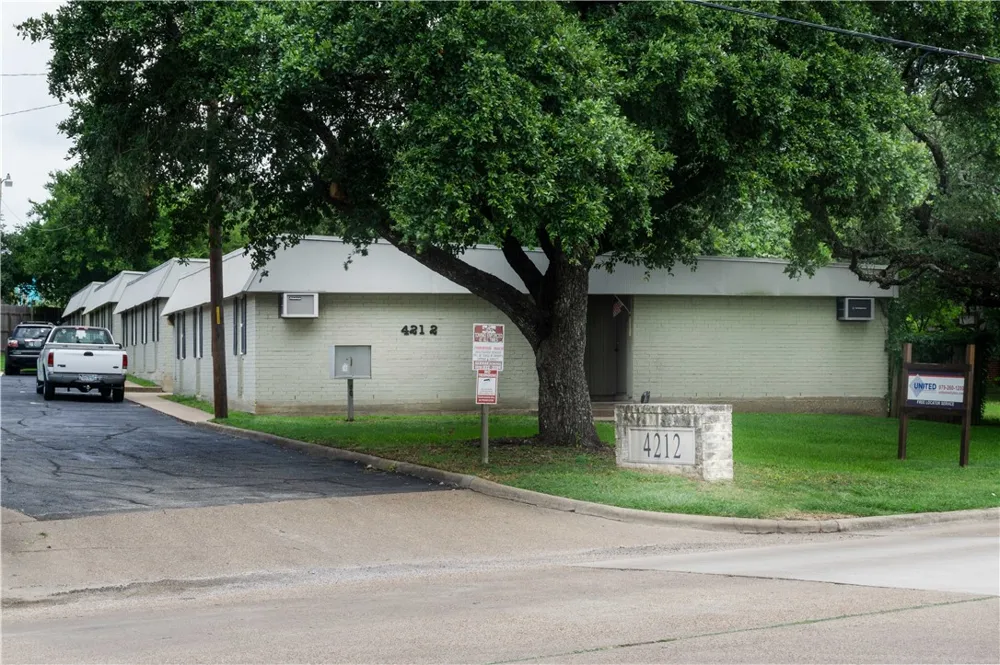 4212 Old College Road #12 Bryan, TX 77801