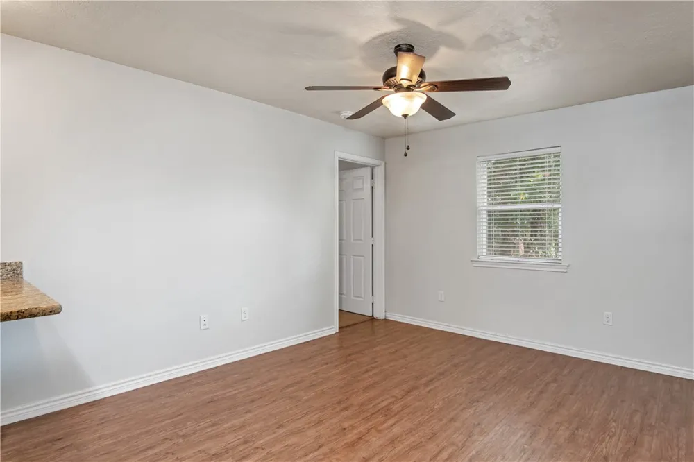 4212 Old College Road #6 Bryan, TX 77801