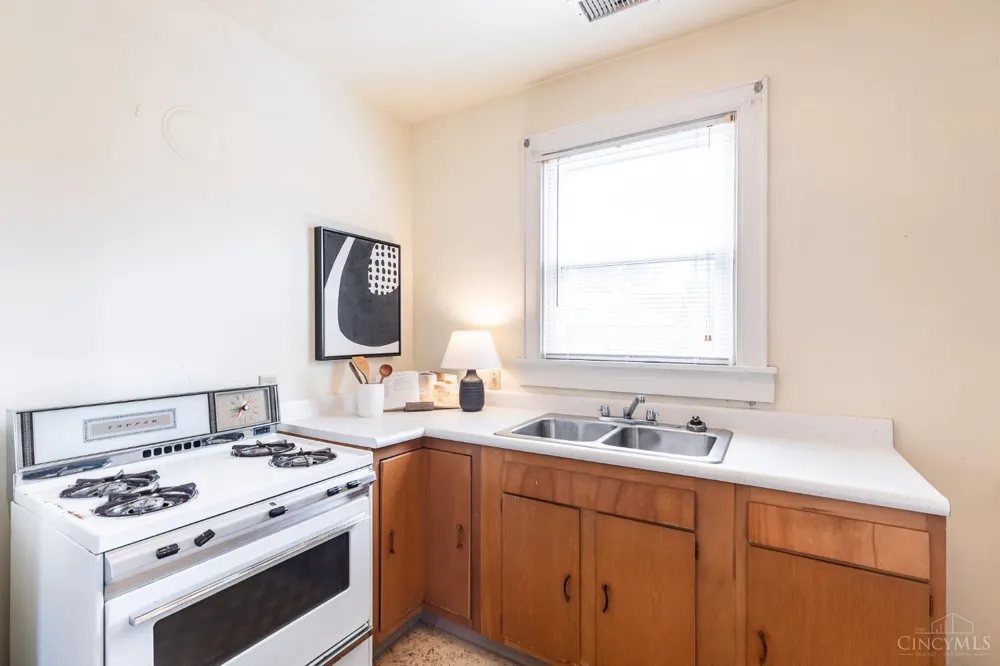 5929 Glenway Avenue Cincinnati, OH 45238