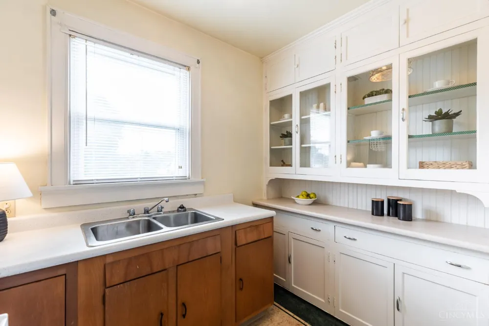 5929 Glenway Avenue Cincinnati, OH 45238