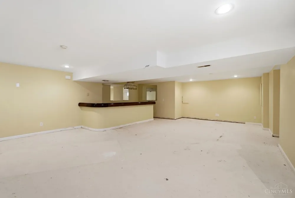 7795 Mitchell Park Drive Miami, OH 45002