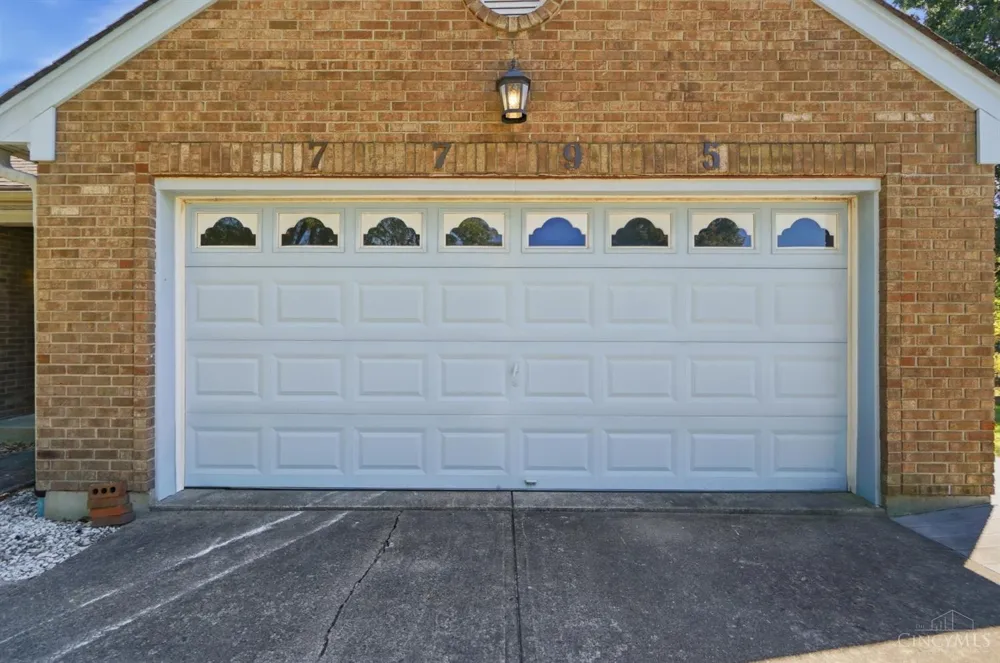 7795 Mitchell Park Drive Miami, OH 45002