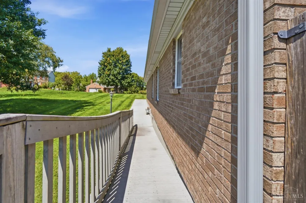 7795 Mitchell Park Drive Miami, OH 45002
