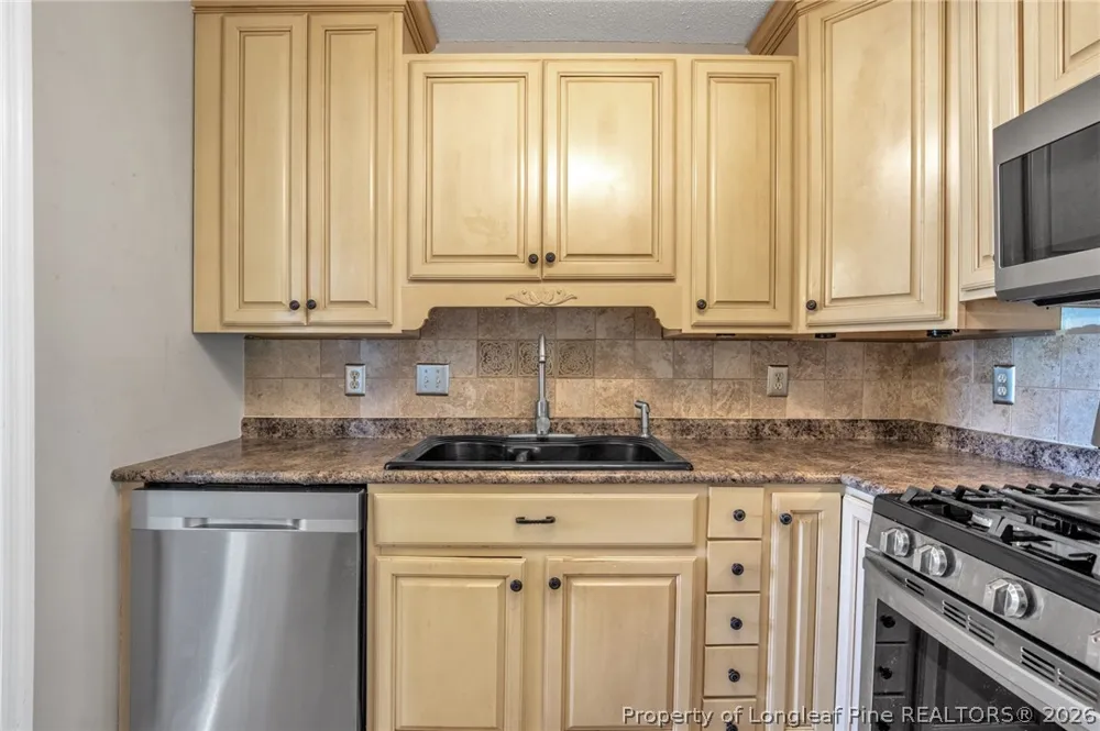 7113 Tollhouse Drive Fayetteville, NC 28314