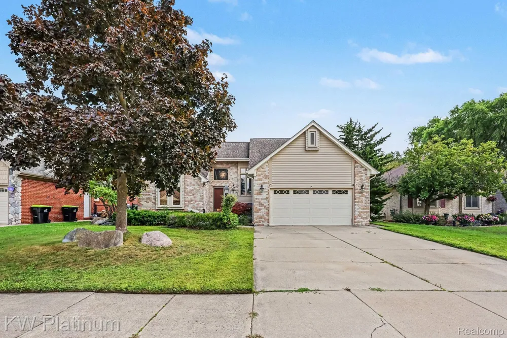 52824 Mary Martin Drive Chesterfield Township, MI 48051
