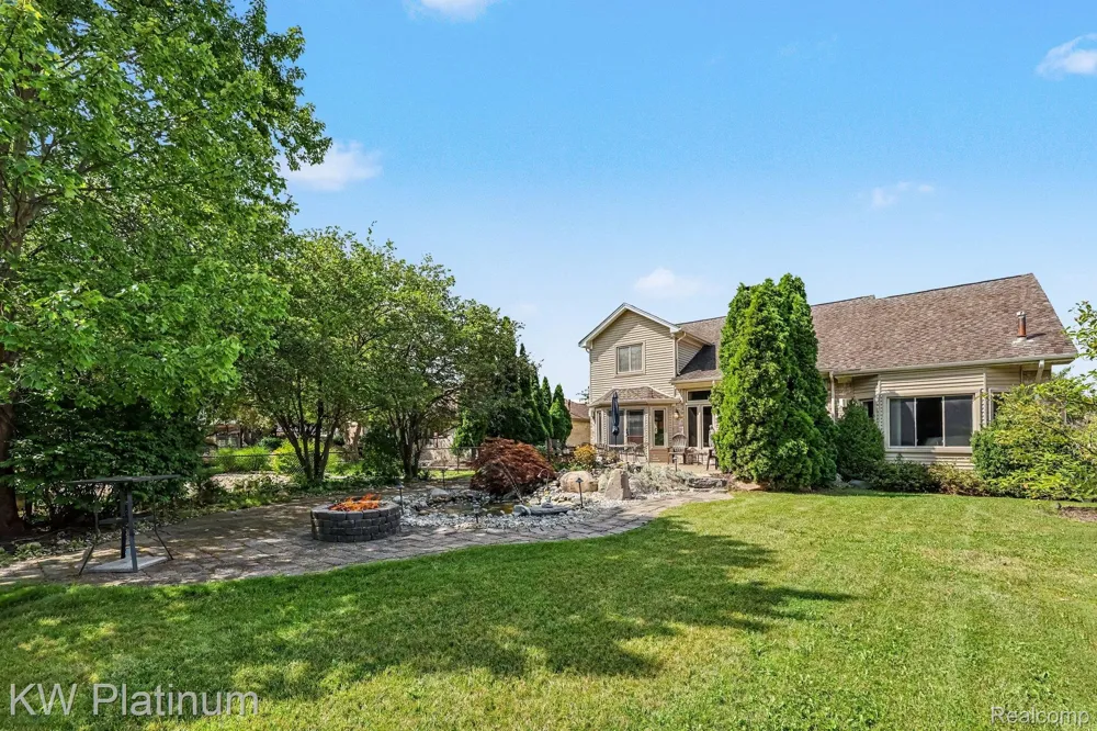 52824 Mary Martin Drive Chesterfield Township, MI 48051