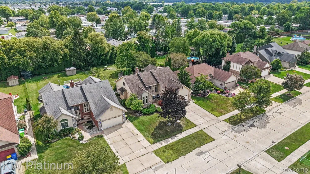 52824 Mary Martin Drive Chesterfield Township, MI 48051